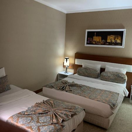 Moonlight Hotel Bostanici Bagian luar foto