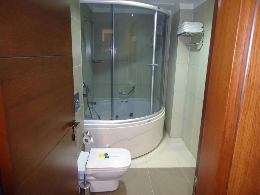 Moonlight Hotel Bostanici Bagian luar foto