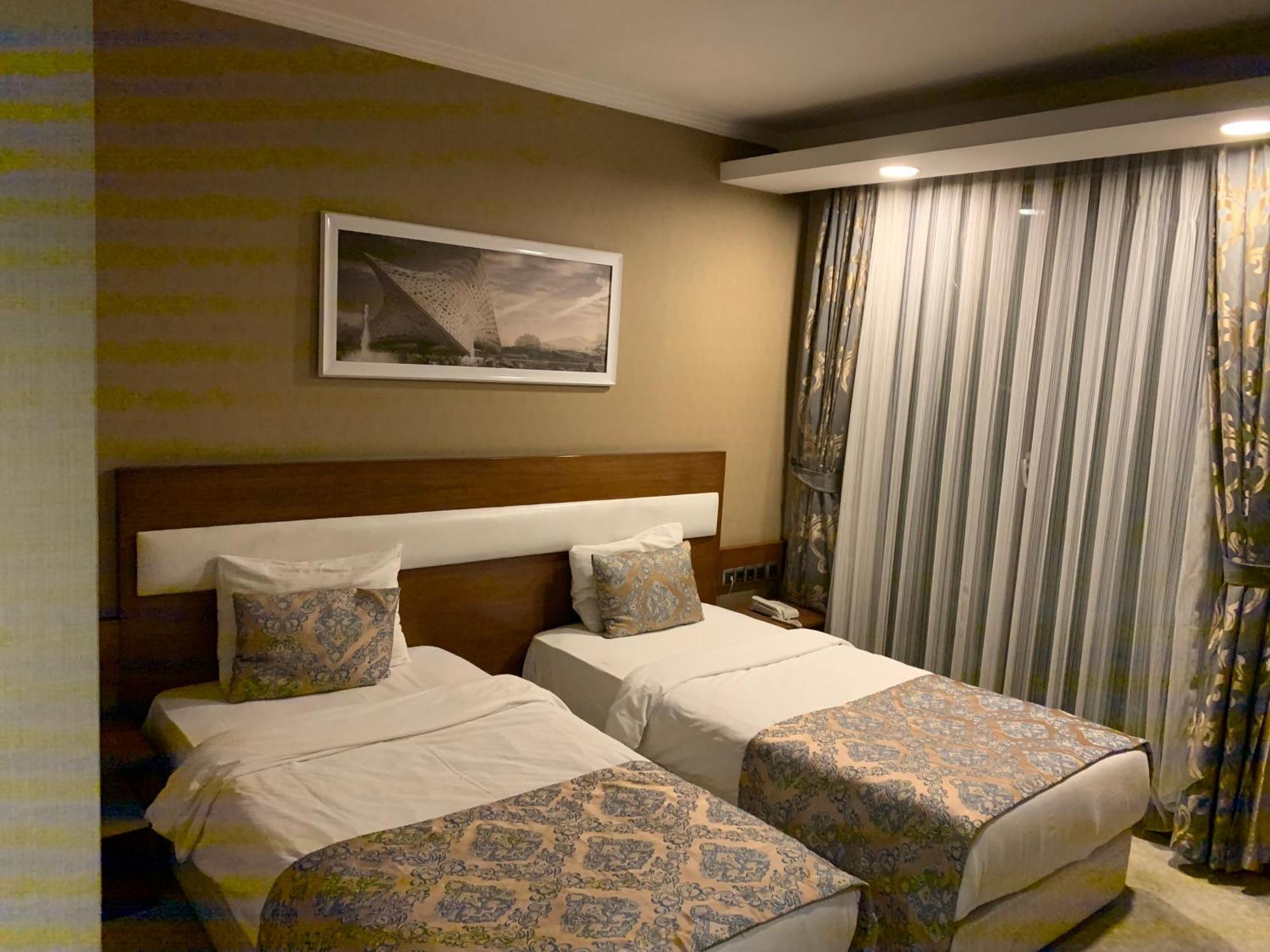 Moonlight Hotel Bostanici Bagian luar foto